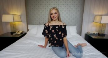 Tatlı Sarışının Amatör Pornosu